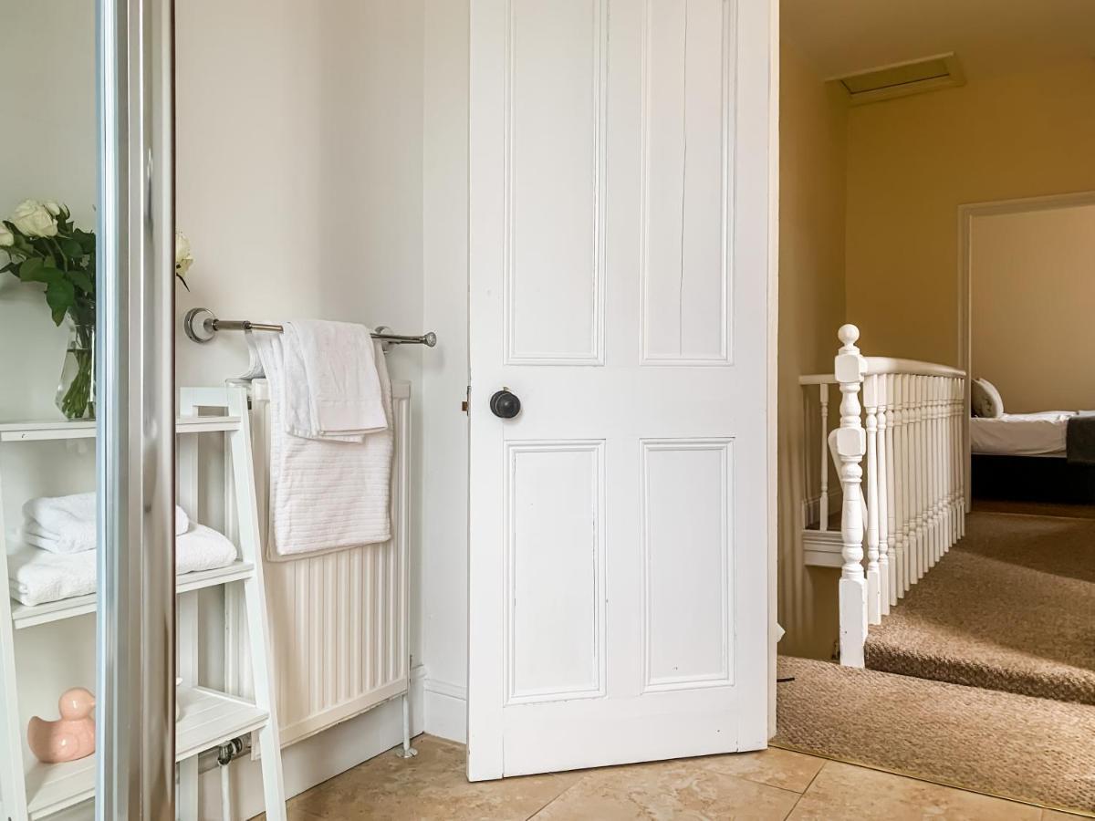יורק Waverley Lodge - Quaint Victorian Home With Free Parking מראה חיצוני תמונה