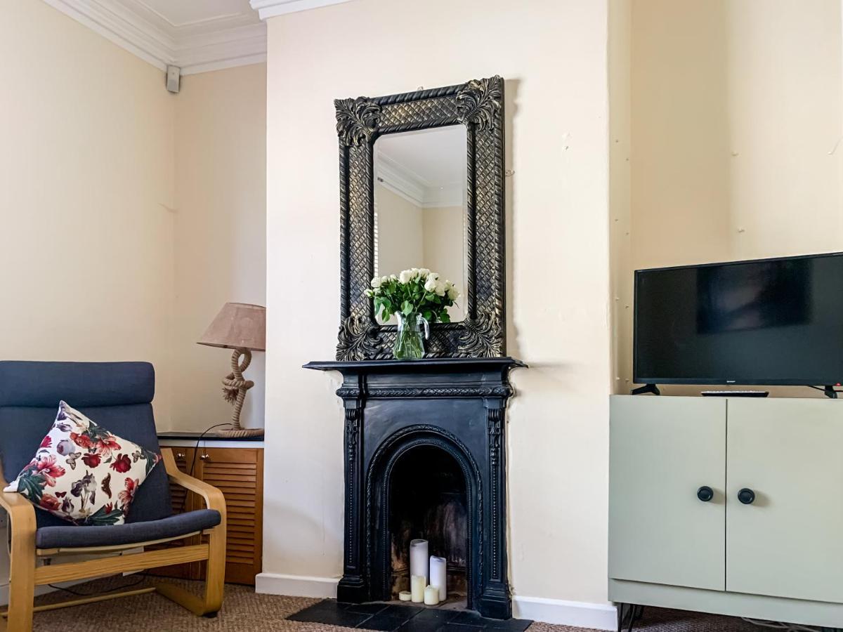יורק Waverley Lodge - Quaint Victorian Home With Free Parking מראה חיצוני תמונה