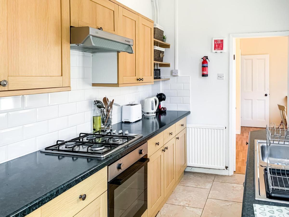 יורק Waverley Lodge - Quaint Victorian Home With Free Parking מראה חיצוני תמונה