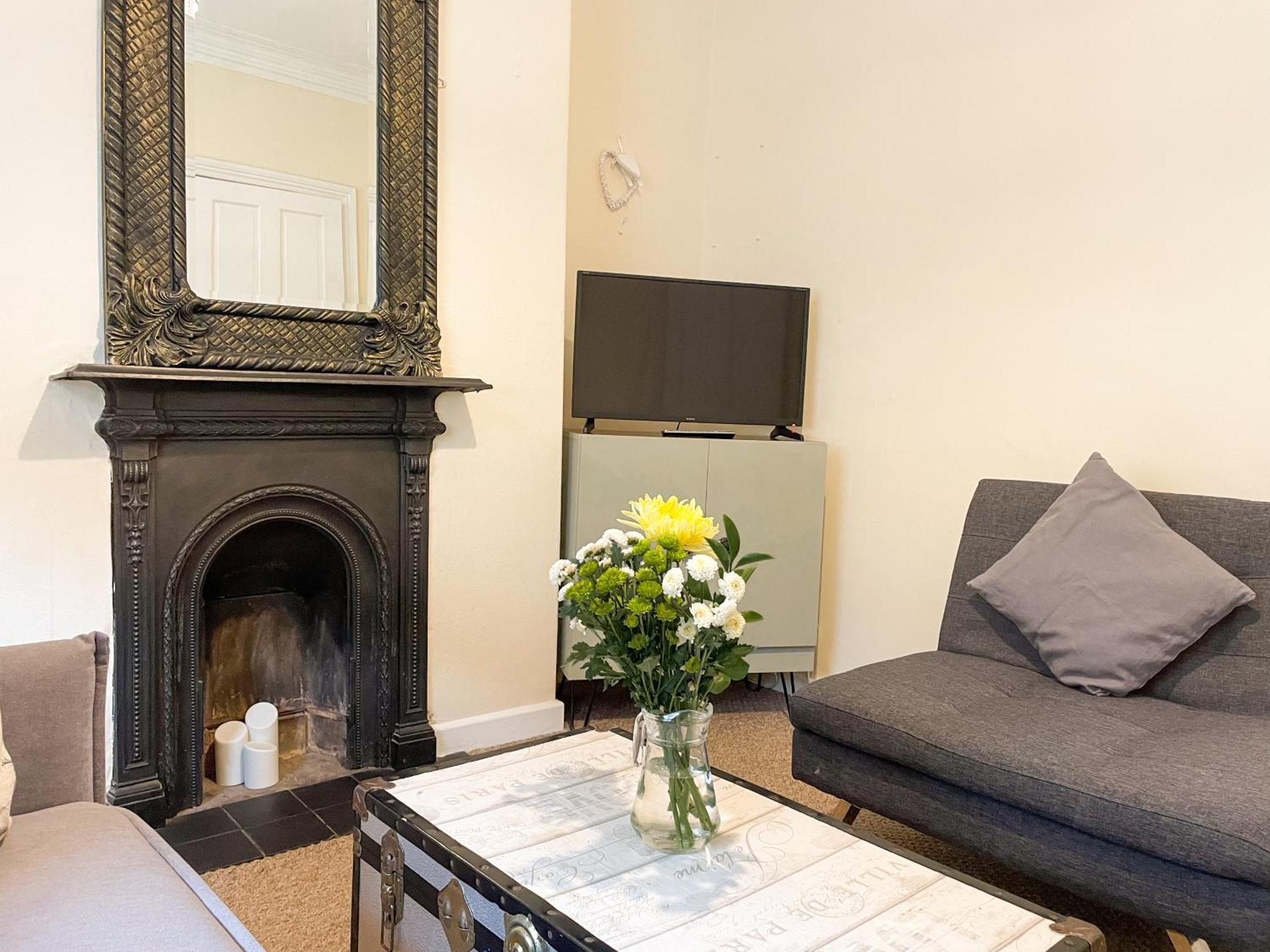 יורק Waverley Lodge - Quaint Victorian Home With Free Parking מראה חיצוני תמונה